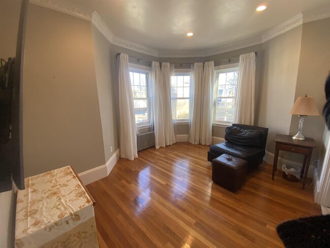 11 Beech St, Unit 2