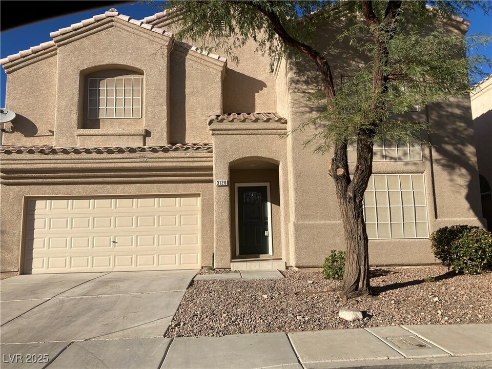 3120 Whispering Canyon Ct in Henderson, NV - Building Photo