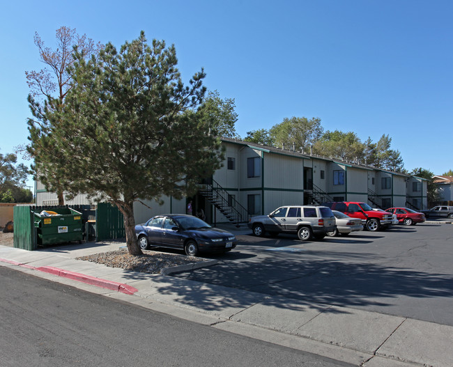 Pinewood Terrace in Reno, NV - Foto de edificio - Building Photo