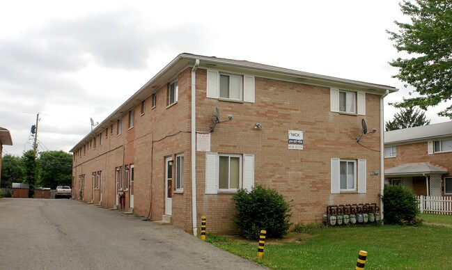 5804 N Meadows Blvd in Columbus, OH - Building Photo - Building Photo