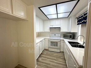 1675 N Fairway Cir E in Palm Springs, CA - Building Photo - Building Photo