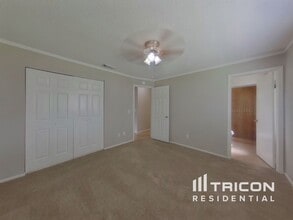 2303 Silver Hill Ct in Valrico, FL - Building Photo - Building Photo