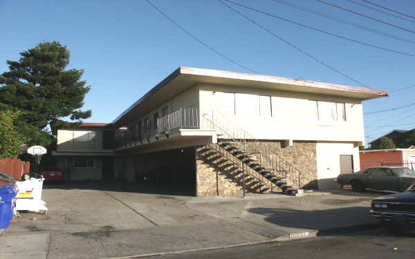 1937 Powell St in San Pablo, CA - Building Photo - Building Photo