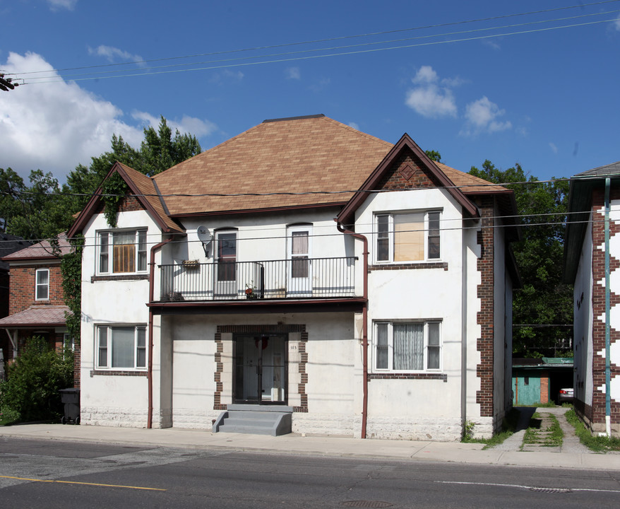 185 Jane St in Toronto, ON - Building Photo