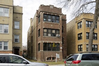 6442 N Albany Ave in Chicago, IL - Foto de edificio - Primary Photo