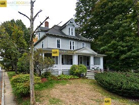124 Academy Hill Rd in Boston, MA - Building Photo