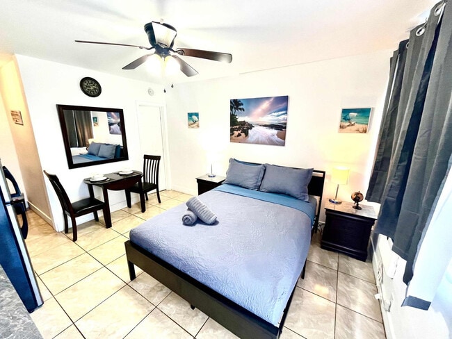 338 Van Buren St, Unit SI FL1-ID1520237P in Hollywood, FL - Foto de edificio - Building Photo