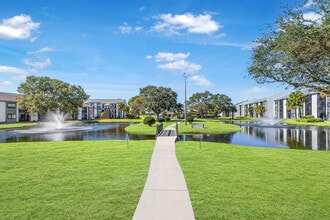 Retreat @ Golf Links in Melbourne, FL - Foto de edificio - Building Photo