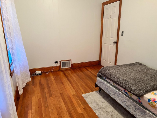 44 Francis St, Unit 2 in Everett, MA - Building Photo - Building Photo