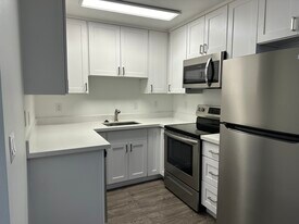 5815 202nd St SW, Unit 101 in Lynnwood, WA - Building Photo