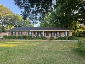 335 Alexander Cove in Collierville, TN - Building Photo