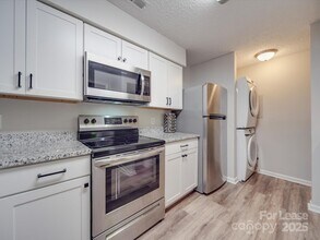 1052 Churchill Downs Ct in Charlotte, NC - Building Photo - Building Photo