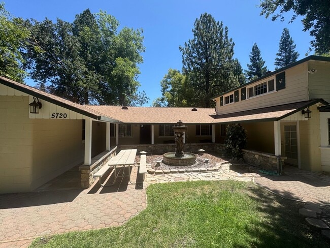 5720 W 2nd St in Rio Linda, CA - Building Photo - Building Photo