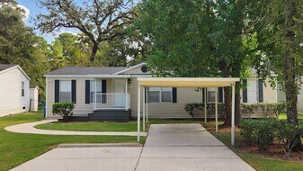 18747 S Sugar Maple Cir in Magnolia, TX - Building Photo