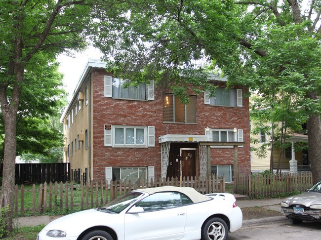 2625 18th Ave S in Minneapolis, MN - Building Photo - Building Photo