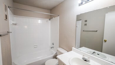 Timbers of Cranbrook in Houston, TX - Foto de edificio - Building Photo