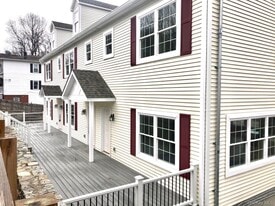 1004 N Division St in Peekskill, NY - Building Photo