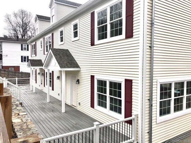 property at 1004 N Division St