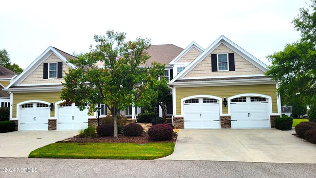 514 Cottage Ln in Southern Pines, NC - Foto de edificio - Building Photo