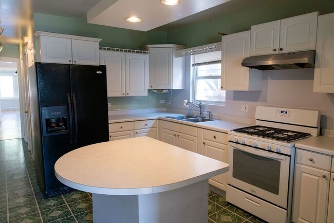 4843 W George St, Unit 2 in Chicago, IL - Building Photo - Building Photo