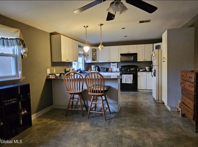 3 9th St, Unit # 2 in Waterford, NY - Foto de edificio - Building Photo