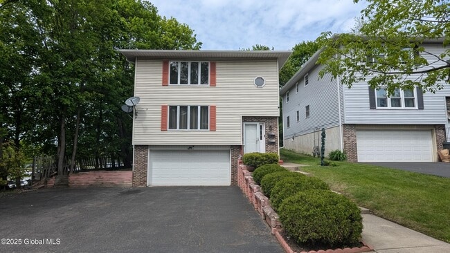 property at 821 Salina St