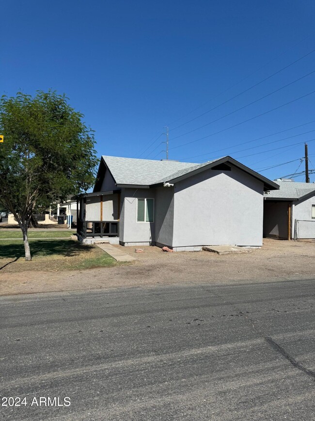 501 N Delaware St in Chandler, AZ - Foto de edificio - Building Photo