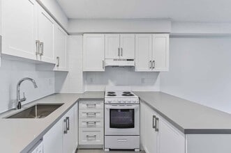 250 St George St in Toronto, ON - Building Photo - Building Photo