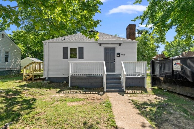 property at 2918 Lynhaven Ave