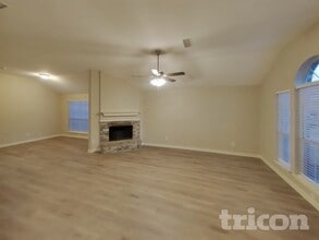 4710 Grovetree Ln in Garland, TX - Building Photo - Building Photo