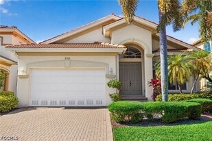 8369 Sumner Ave in Ft. Myers, FL - Building Photo