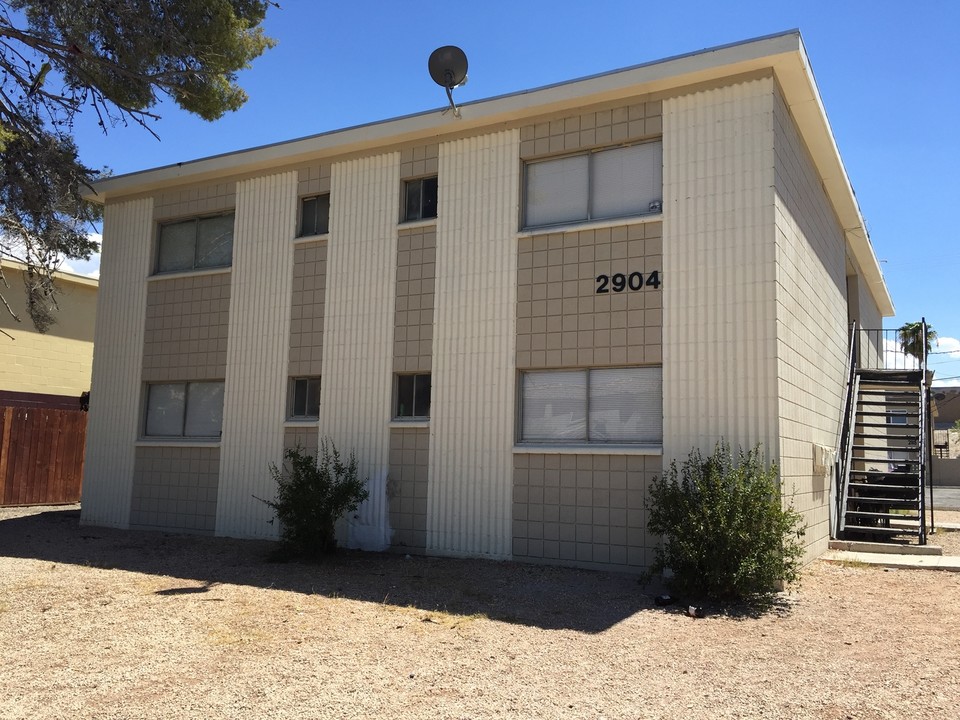 2904 Poplar Ave in Las Vegas, NV - Building Photo