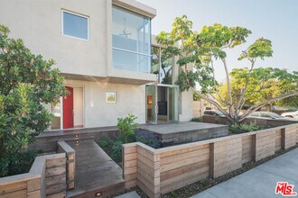 2801 Sanborn Ave in Los Angeles, CA - Building Photo - Building Photo