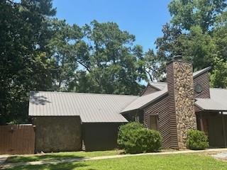 property at 3876 Higgins Rd