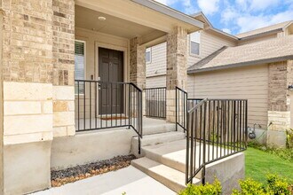 6430 Greensleeves in San Antonio, TX - Building Photo - Building Photo
