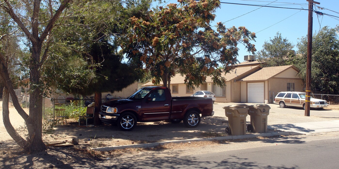 16222 Orange St in Hesperia, CA - Building Photo