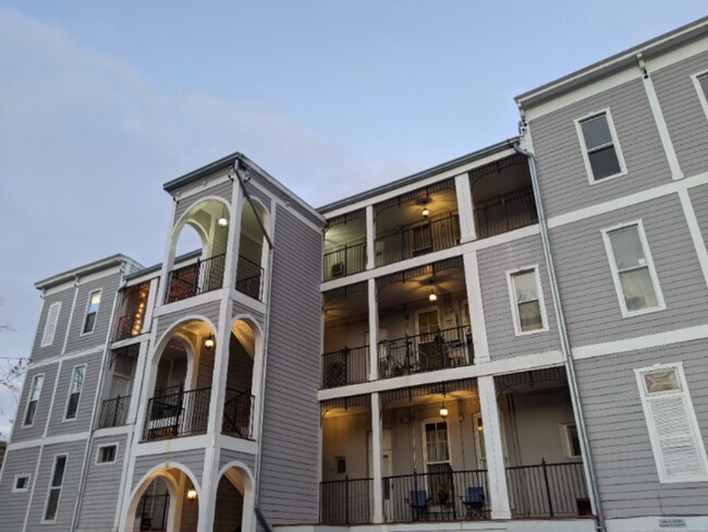 346 S Rose St-Unit -Apt 1 in Kalamazoo, MI - Foto de edificio - Building Photo