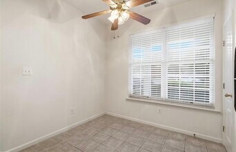 682 Windbrook Cir in Newport News, VA - Building Photo - Building Photo