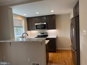 2607 Farmington Dr in Alexandria, VA - Building Photo - Building Photo