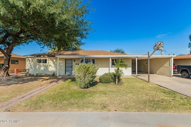 property at 3020 W El Caminito Dr