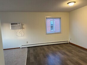 2730 Dupont Ave S in Minneapolis, MN - Building Photo - Interior Photo