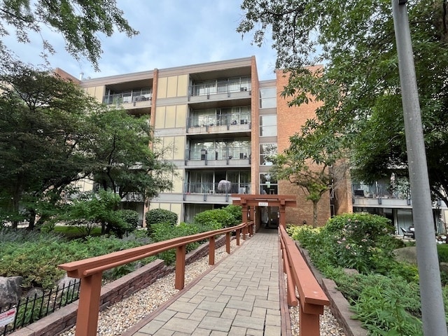 property at 6020 Oakwood Dr