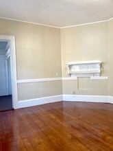 17 Erie St, Unit 3 in Boston, MA - Foto de edificio - Building Photo