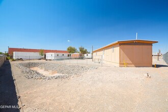 12520 Montana Ave in El Paso, TX - Building Photo - Building Photo