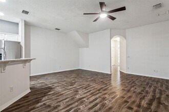 655 Vallance Way NE in St. Petersburg, FL - Building Photo - Building Photo