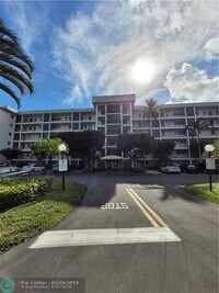 2950 N Palm Aire Dr photo'