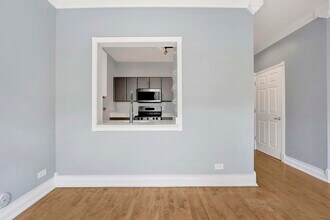 754 W Evergreen Ave in Chicago, IL - Building Photo - Building Photo