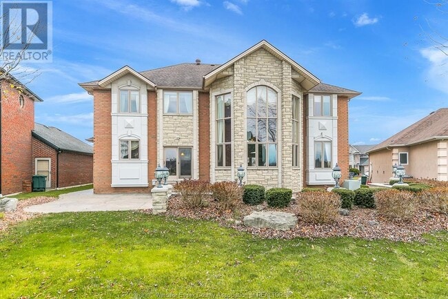 1585 Stoneybrook Crescent in Windsor, ON - Building Photo - Building Photo