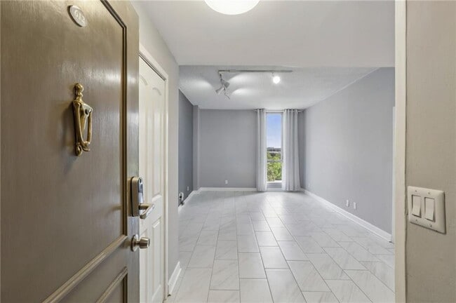 3060 Pharr Ct S Northwest