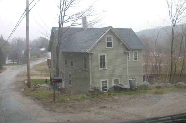 7 Old Hillsboro Rd in Henniker, NH - Building Photo